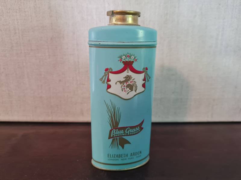 Elizabeth Arden Blue Grass Puder Blechdose Frühe 50Er Jahre von Etsy - Retrospektiven