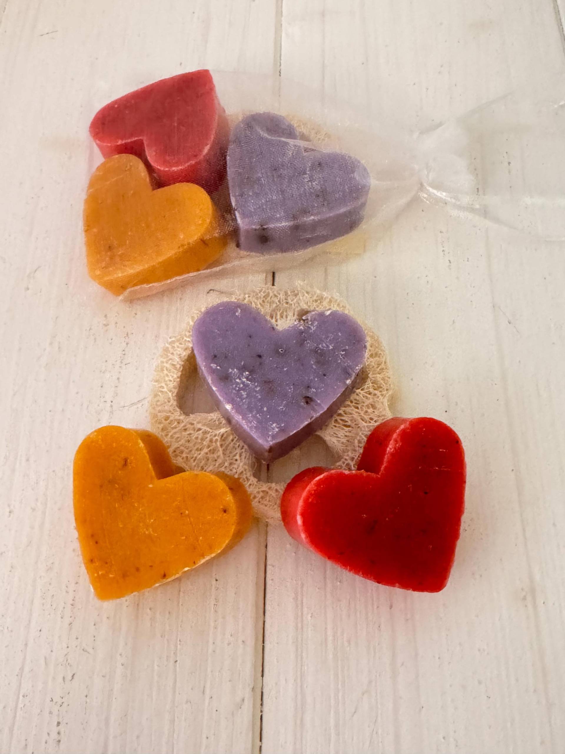 Herz Seife Geschenkset Rose Lavendel Ringelblume Schafmilchseife Luffa Im Organza Herz Seife Geschenkset Rose Lavendel Ringelblume Schafmilchseife Luffa Im Organza von Etsy - Revitalshop