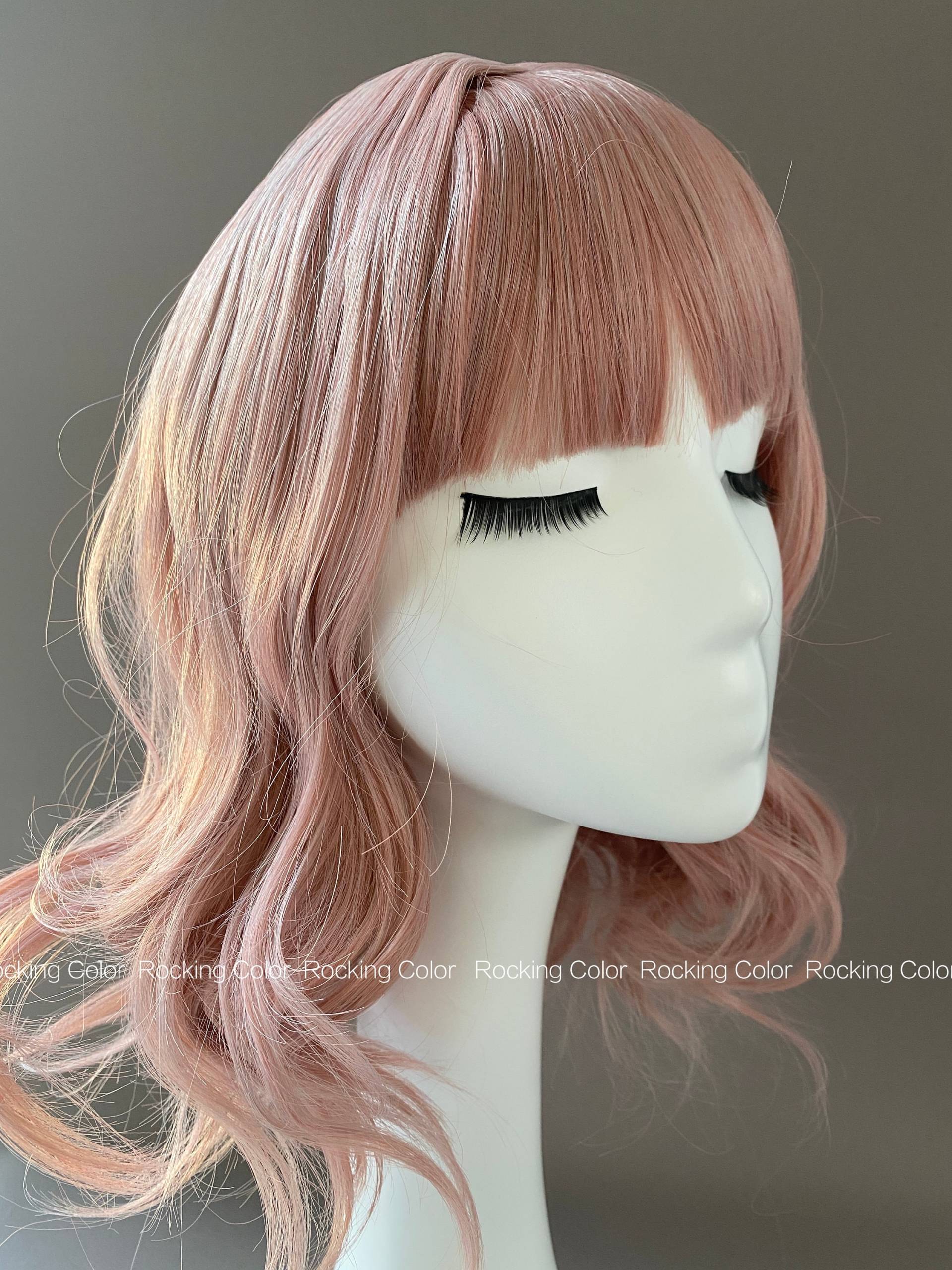 Light Pink Wavy Bob Perücke Mit Pony. 14-Zoll Schulter-Länge Perücke. Gratis Perückenkappe von Etsy - RockingColour