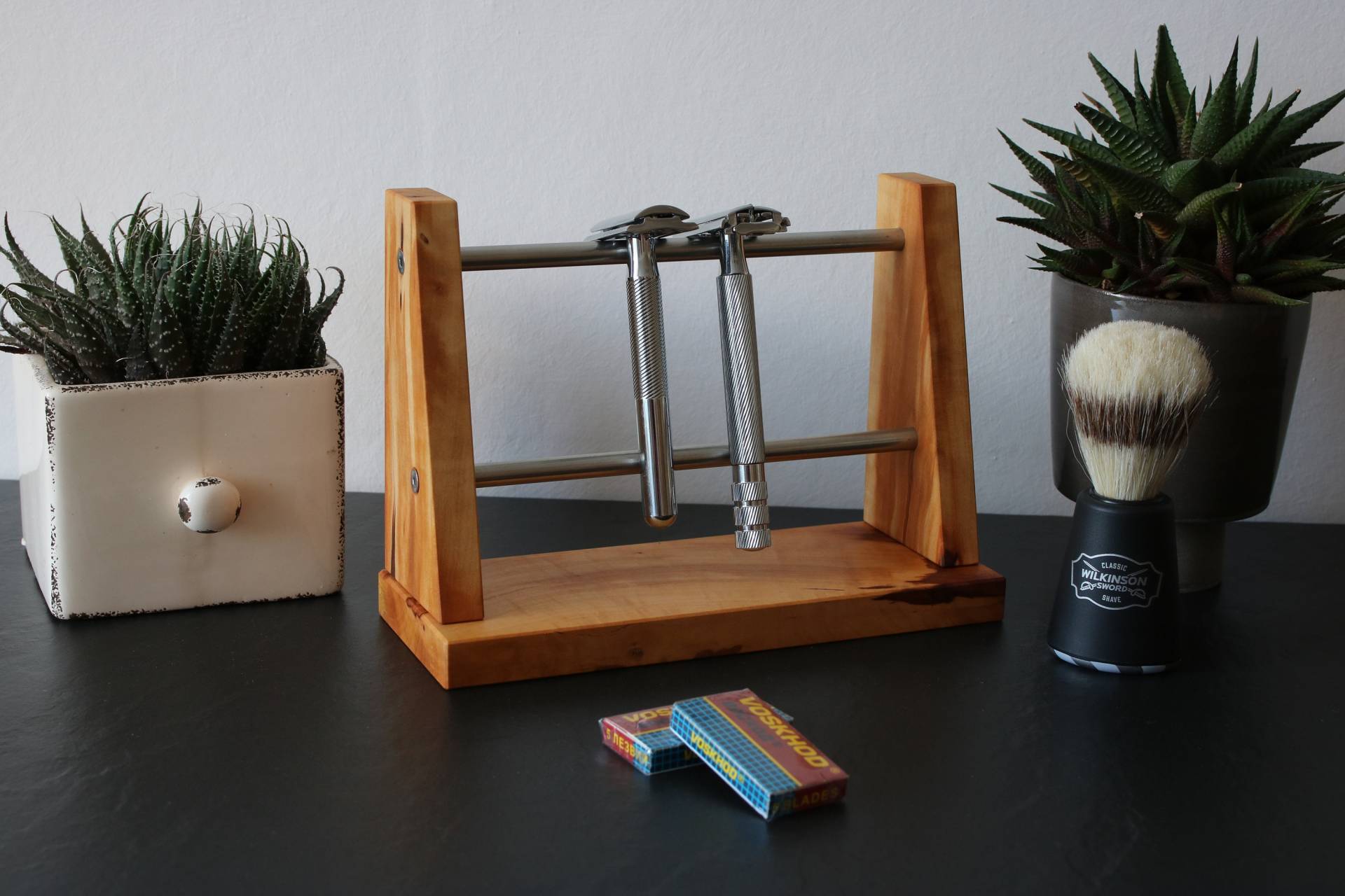 Rasierhobel Ständer Aus Apfelbaumholz Und Edelstahlstangen Rasierhobel Ständer Aus Apfelbaumholz Und Edelstahlstangen von Etsy - RolandsHolzwerkstatt