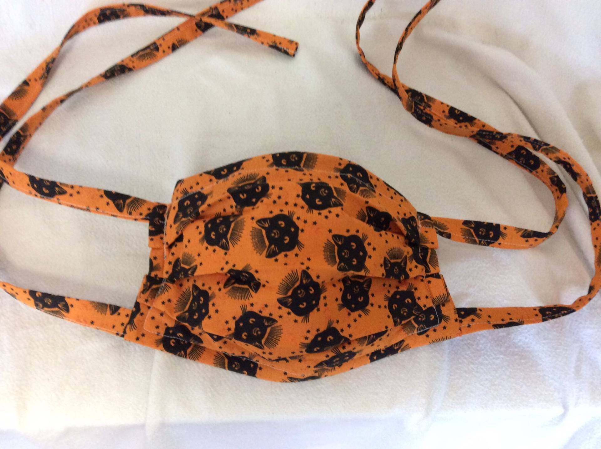 Gesichtsmaske Mit Filtertasche Waschbar Made in Usa Nasendraht Unisex Halloween Katzen Animal Print von Etsy - RollingRiverAntiques