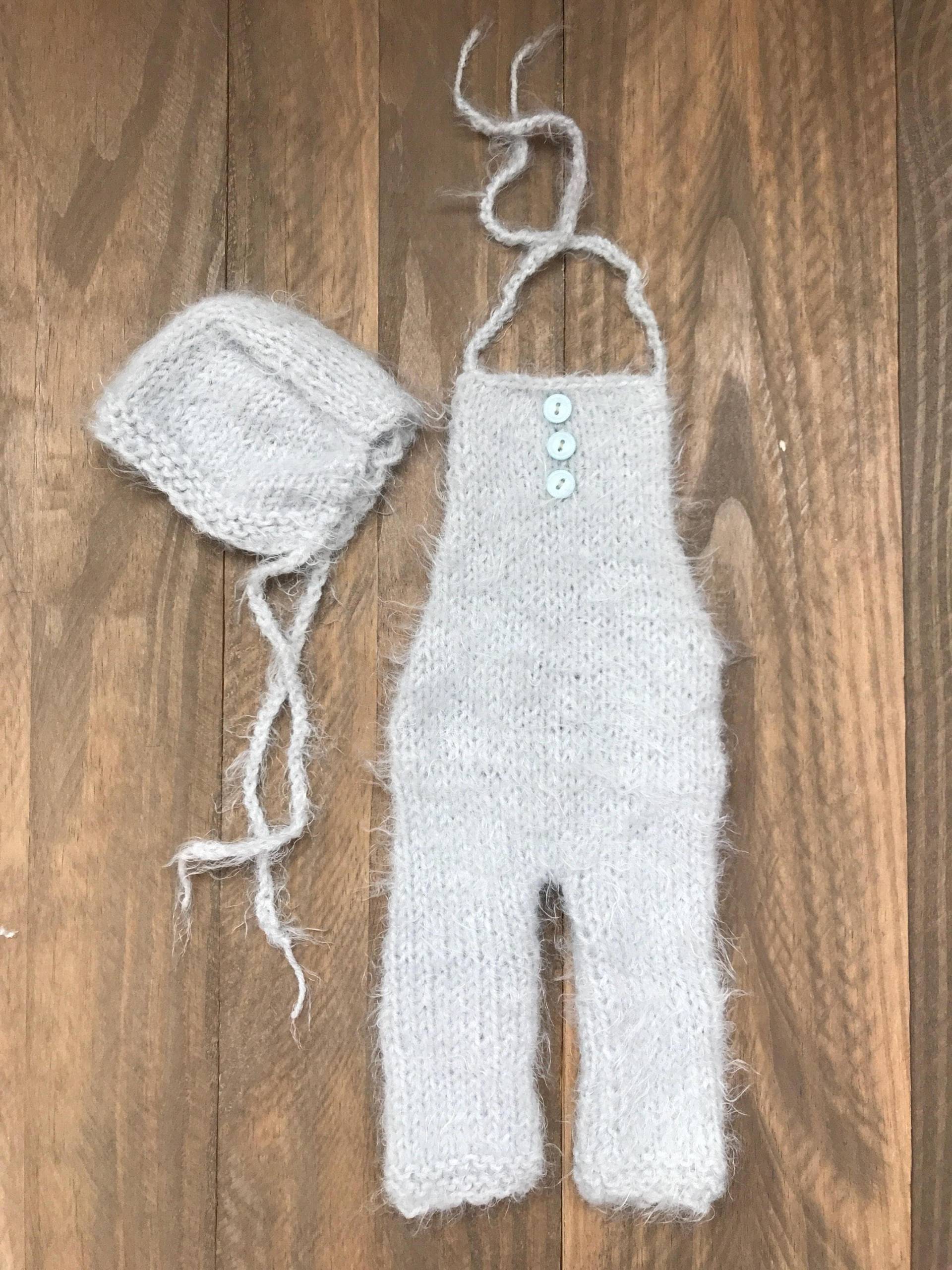 Neugeborenen Unscharf Strampler, Gestrickt, Outfit, Misty Blue Jumper, Foto Prop, Baby-Foto-Prop, Neugeborene Motorhaube Neugeborenen Unscharf Strampler, Gestrickt, Outfit, Misty Blue Jumper, Foto Prop, Baby-Foto-Prop, Neugeborene Motorhaube von Etsy - RoyalPie