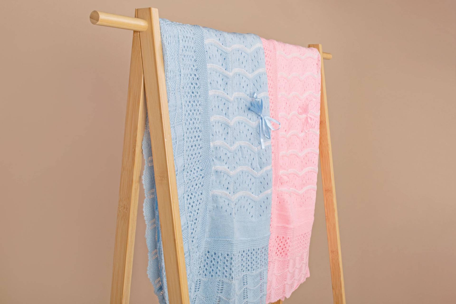 Babydecke Gestrickt, Rosa-Blaue Gestrickt - Baby Geschenk Take Home Decke 106x50 Babydecke Gestrickt, Rosa-Blaue Gestrickt - Baby Geschenk Take Home Decke 106x50 von Etsy - SUMACLOTHING