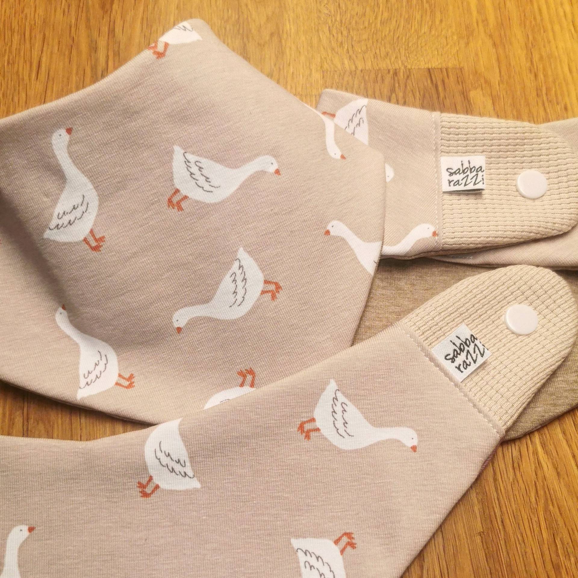 Baby Lätzchen Halstuch Für Kinder Oder Kleine Hunde. Motiv Gans Gänse Beige Vanilla. Geschenk Geburt Taufe. Newborn Bis Kita Alter Baby Lätzchen Halstuch Für Kinder Oder Kleine Hunde. Motiv Gans Gänse Beige Vanilla. Geschenk Geburt Taufe. Newborn Bis Kita Alter von Etsy - Sabbarazzi