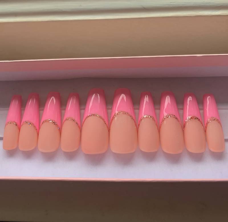 Barbie Doll Nail Set von Etsy - SamamySalon