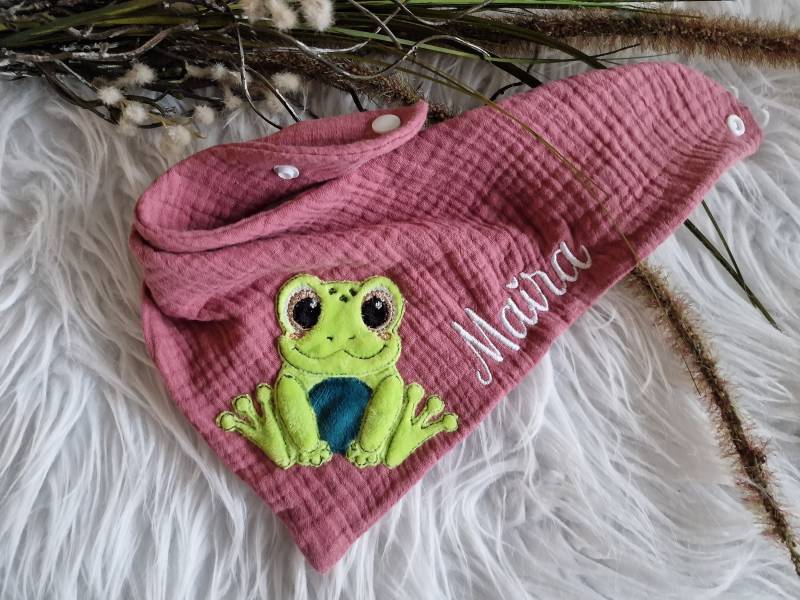 Halstuch Mit Kuscheligem Frosch - Erhältlich in Vielen Farben & Zwei Größen von Etsy - ScaBaDesignArts