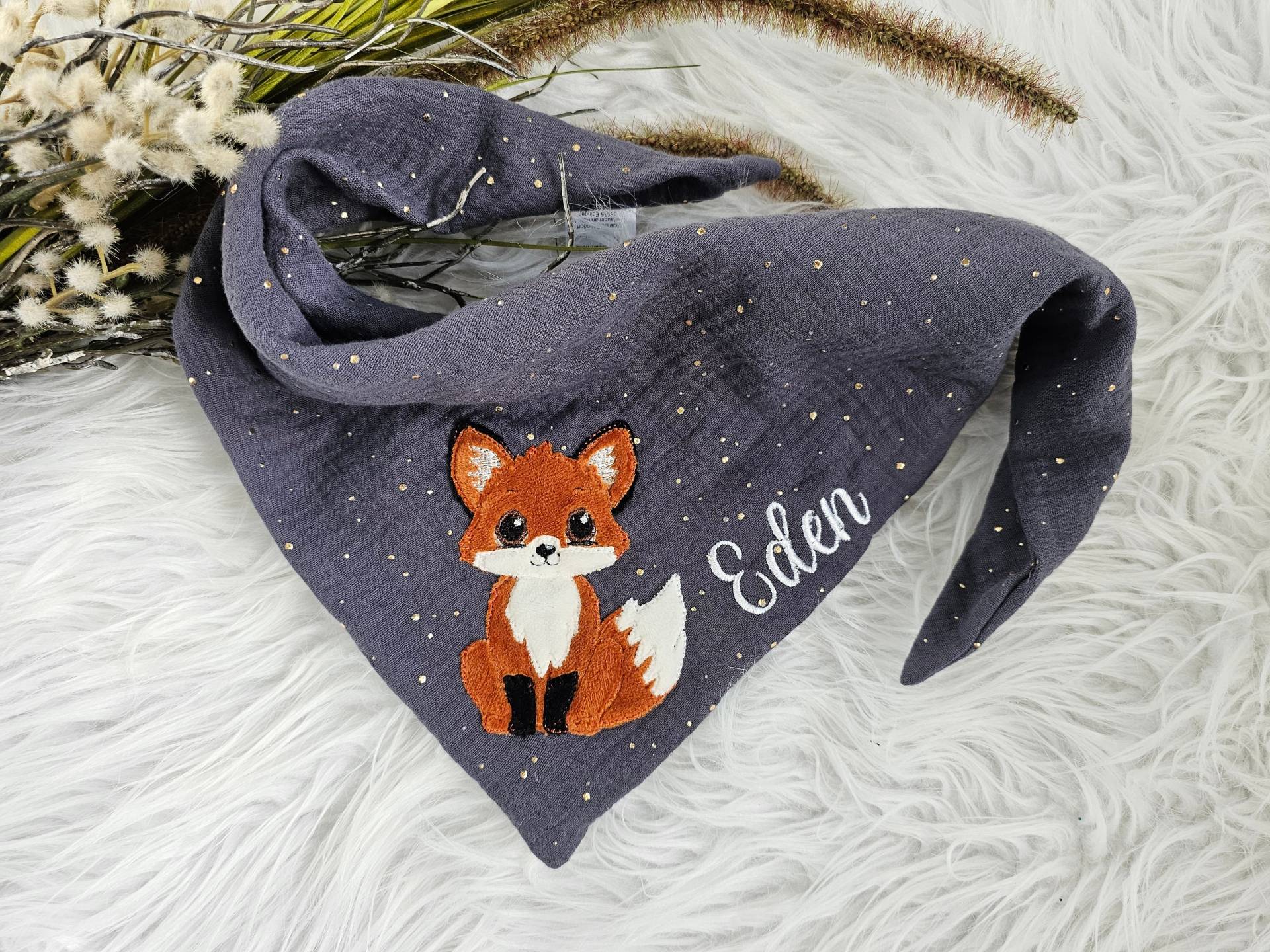 Handmade Halstuch Mit Kuscheligem Fuchs & Namen in Zwei Größen Verfügbar von Etsy - ScaBaDesignArts