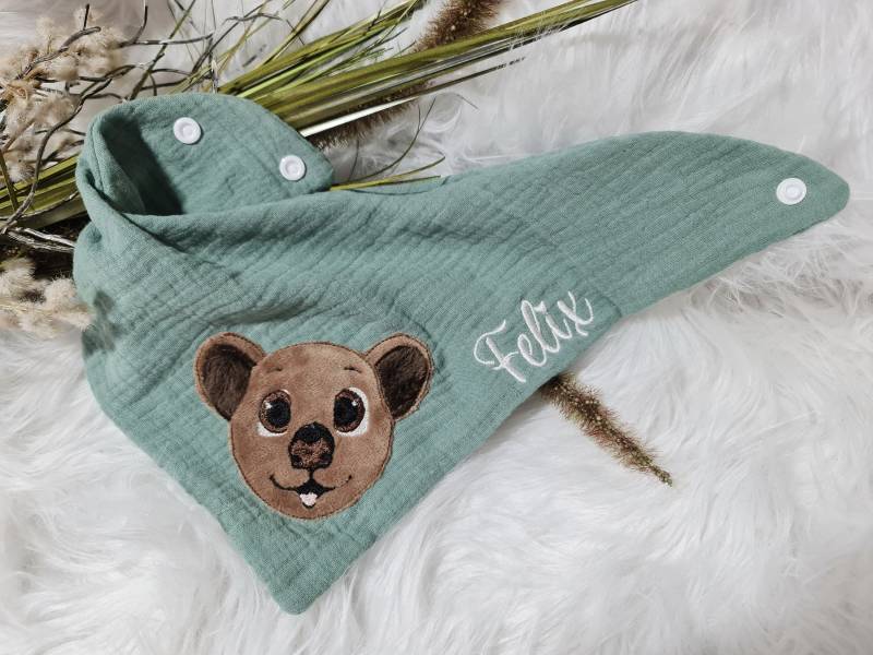 Handmade Halstuch Mit Kuscheligem Quokka & Namen in Zwei Größen Verfügbar von Etsy - ScaBaDesignArts