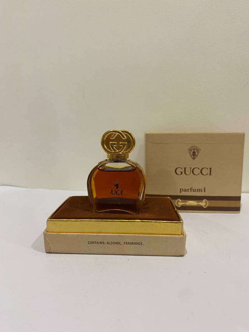 Gucci No 1 Reines Parfum 15 Ml. Seltene, Vintage 1974 Original Auflage. Versiegelte Flasche. Hervorragender Zustand von Etsy - ScentOfFranceVintage