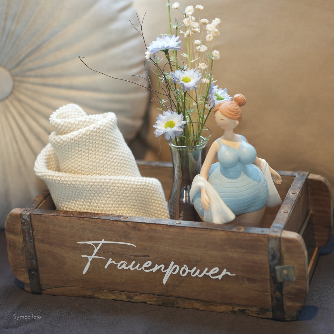 Geschenkbox "Frauenpower" | Zum Selbst Auffüllen Dekoration Für Wohnzimmer Garten Terrasse Schlafzimmer Diy Dankeschön Box von Etsy - SchneiderGeschenke