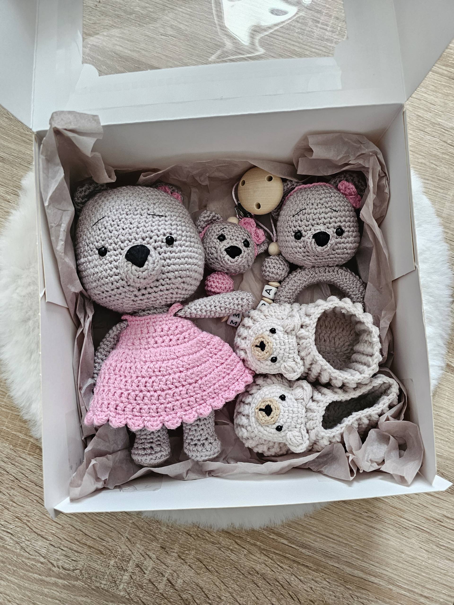 Babygeschenke Set Zur Geburt |Schmusetier| Rassel| Schnullerkette Mit Namen| Babschuhe von Etsy - SchnullerkettenHaSi