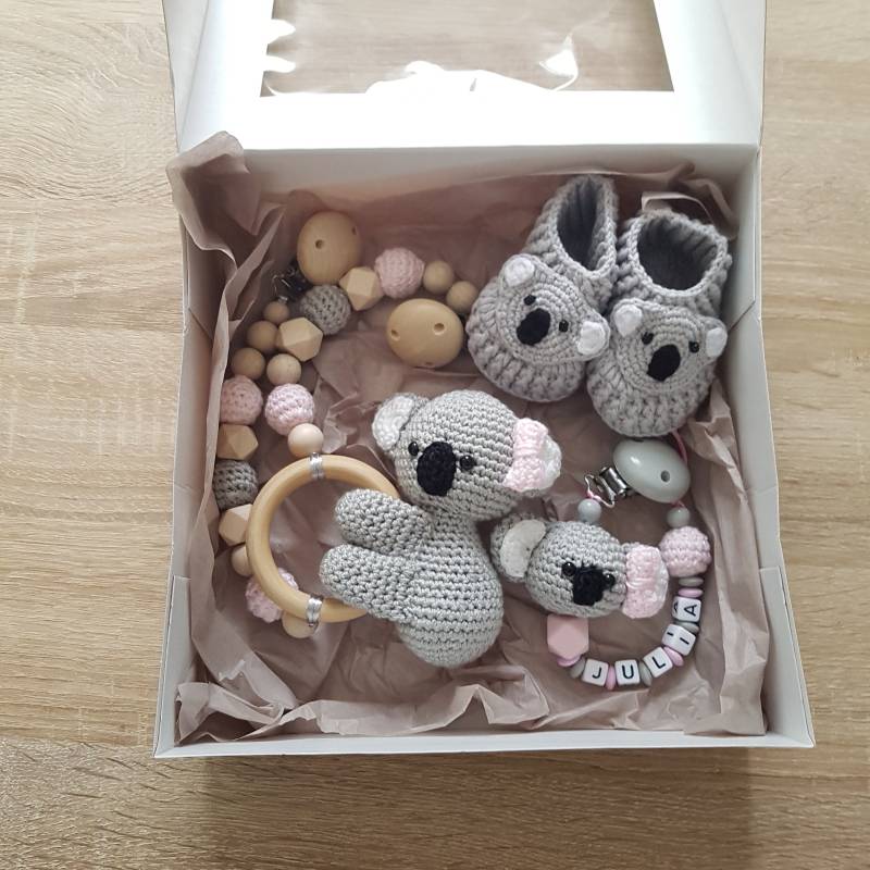 Geschenkbox Zur Geburt | Unisex Geschenk Newborn Set "Koalabär" von Etsy - SchnullerkettenHaSi