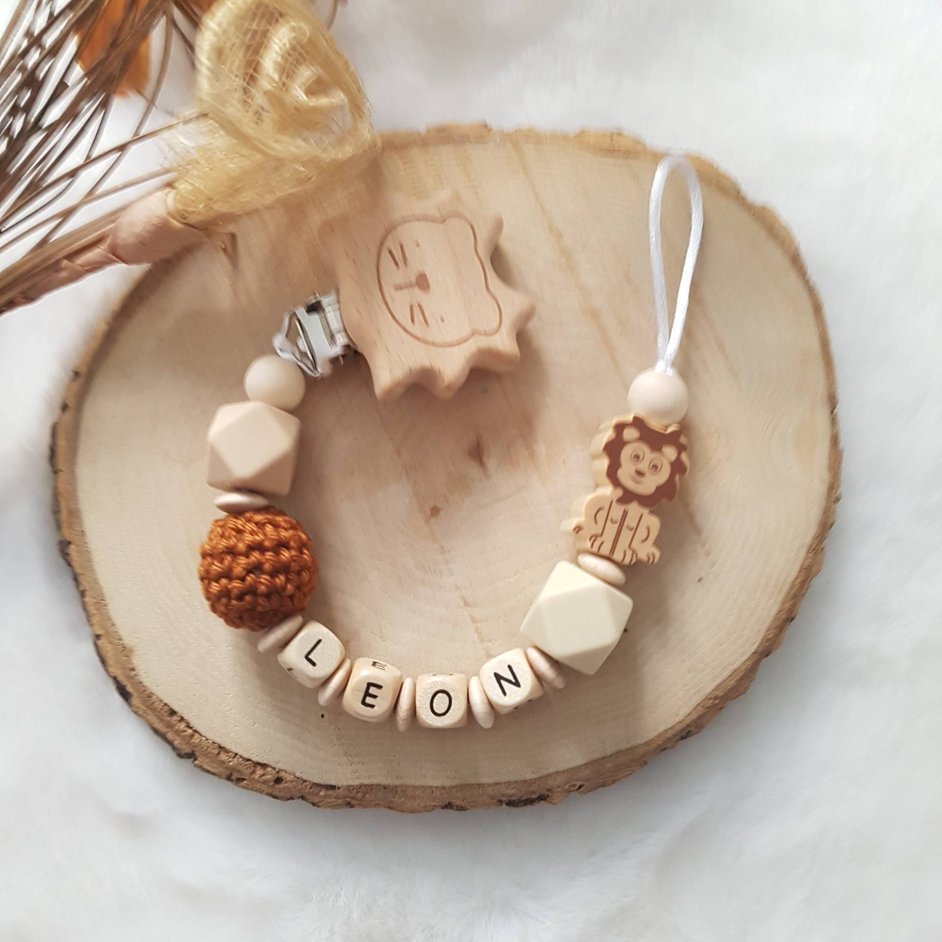 Schnullerkette Mit Namen | Löwe Neutral |Schnullerkette Holz von Etsy - SchnullerkettenHaSi