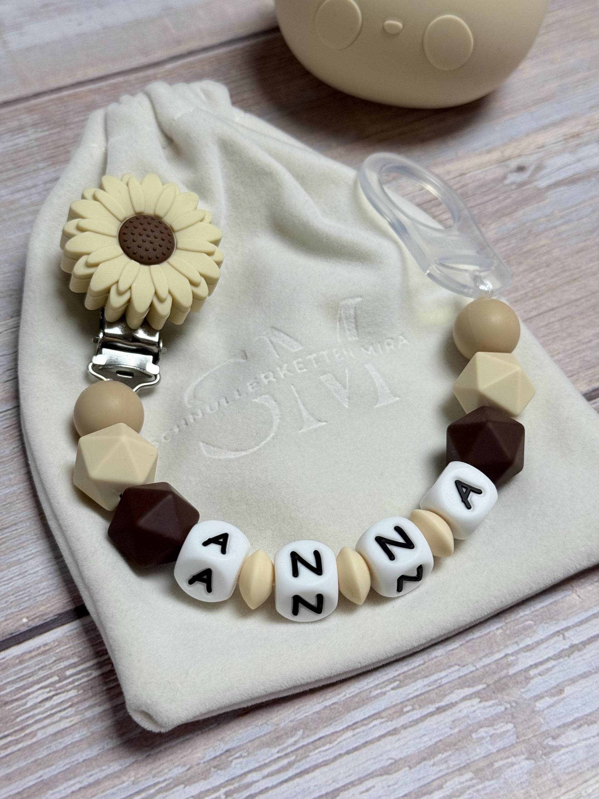 Schnullerkette Mit Namen Mädchen Schnullerkette Mit Namen Mädchen von Etsy - SchnullerkettenMira