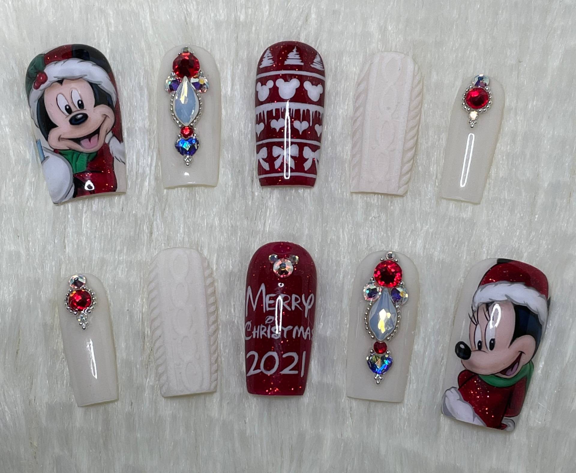 Mickey Christmas Press On Nails von Etsy - SeeMeByMedina