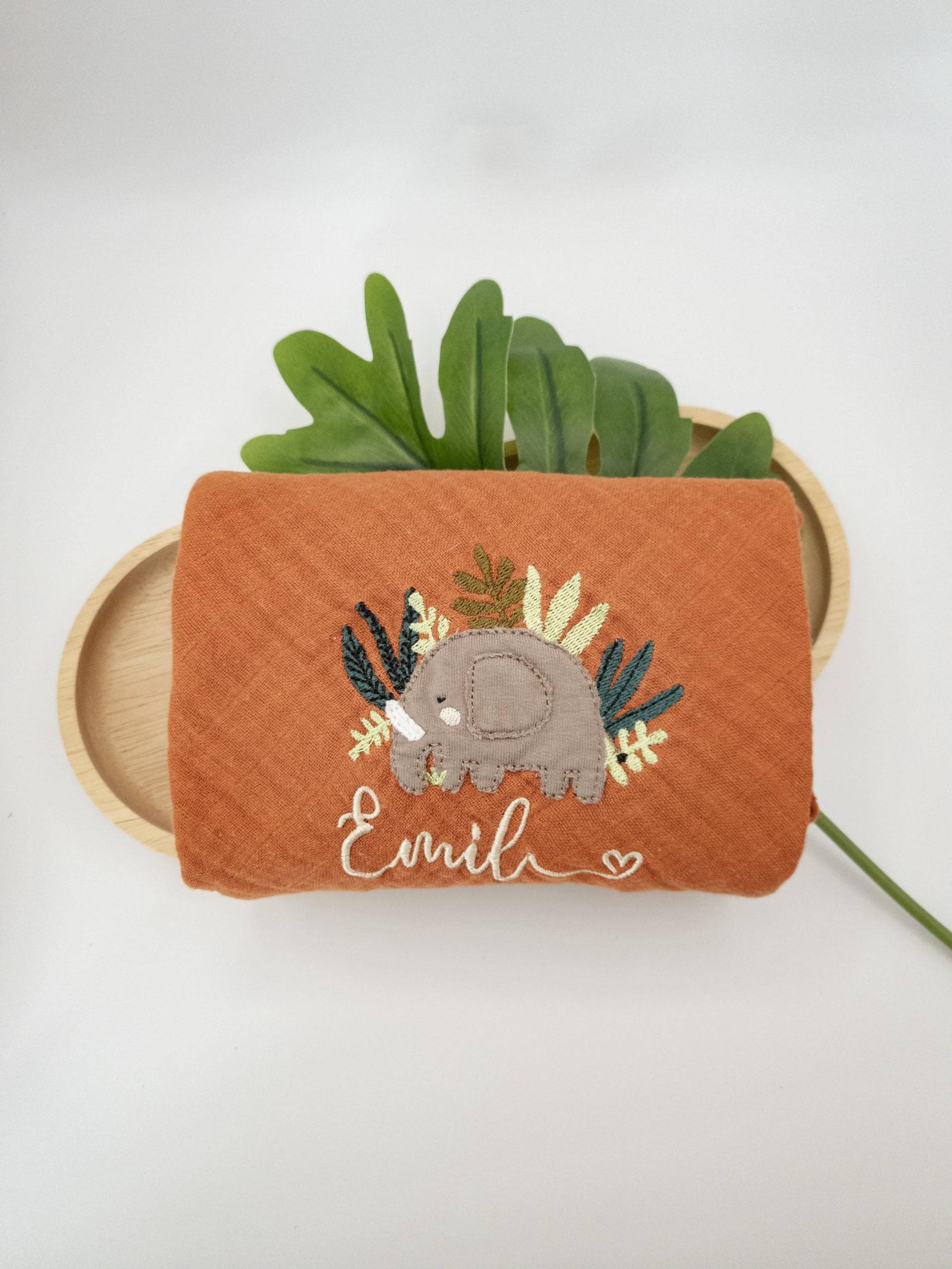 Spucktuch/Mulltuch Windeltuch Aus Musselin, Personalisiert Mit Name Und Motiv Spucktuch/Mulltuch Windeltuch Aus Musselin, Personalisiert Mit Name Und Motiv von Etsy - SilviaFloriani