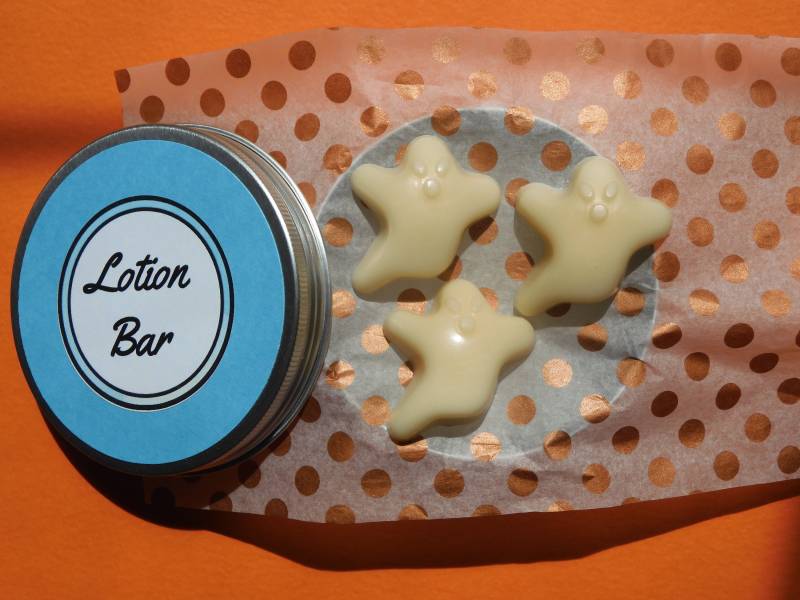 Halloween Ghost Lotion Bars | Gespenstliche Lotionsstangen Kleine Gespenster Kakaobutter - 3Er Set von Etsy - SimplyMadeNaturalCo