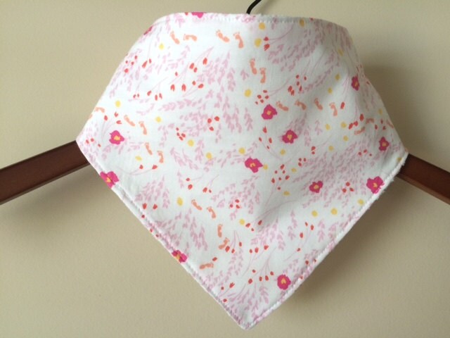 Baby/Kleinkind Bandana/Schal/Bibdana/Sabberlatz ~ Woodland//Petal//Girly//Blumen//Petal Baby/Kleinkind Bandana/Schal/Bibdana/Sabberlatz ~ Woodland//Petal//Girly//Blumen//Petal von Etsy - SimplyStitchedbySara