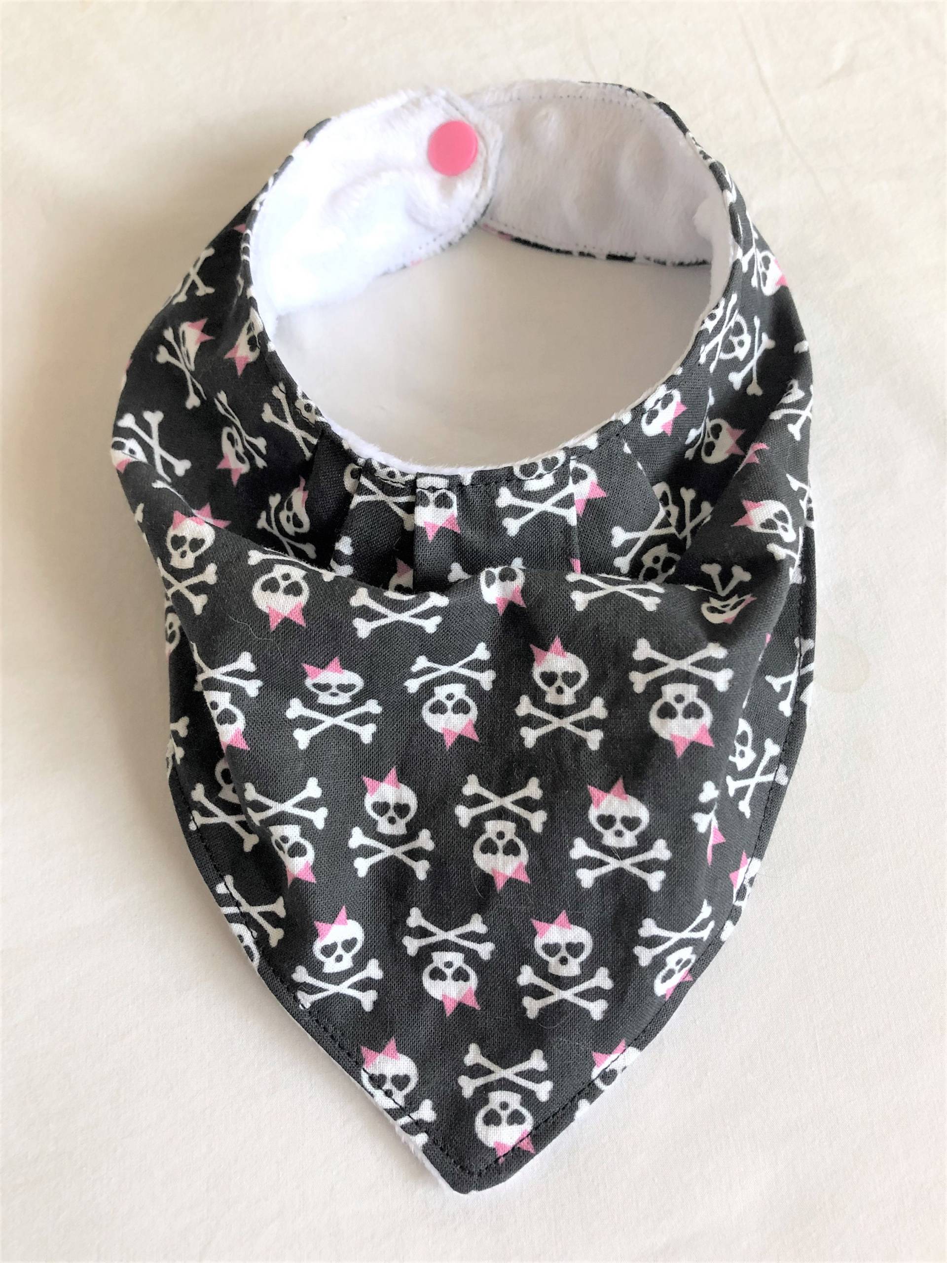 Baby-Bib-Bandana-stil Totenköpfe Mit Schleifen von Etsy - SkeletonCrewClothing