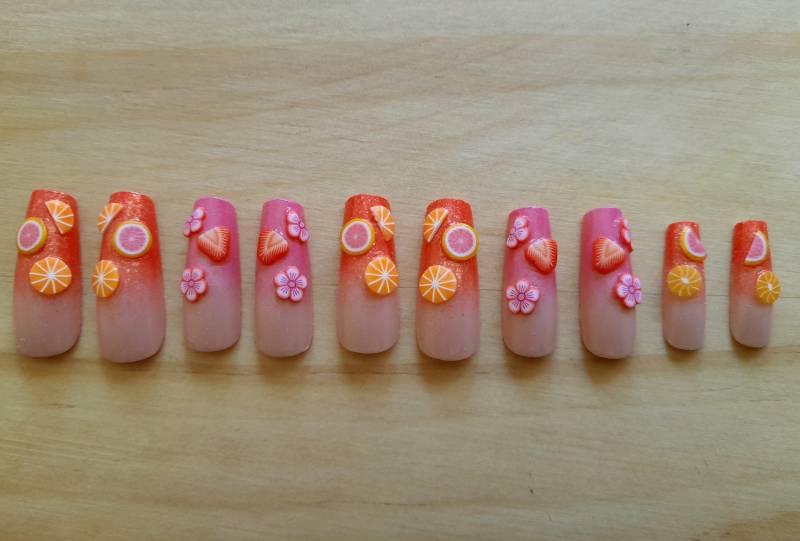 Ombre 3D Falsche Nägel - Fruchtcocktail von Etsy - SnailNailz