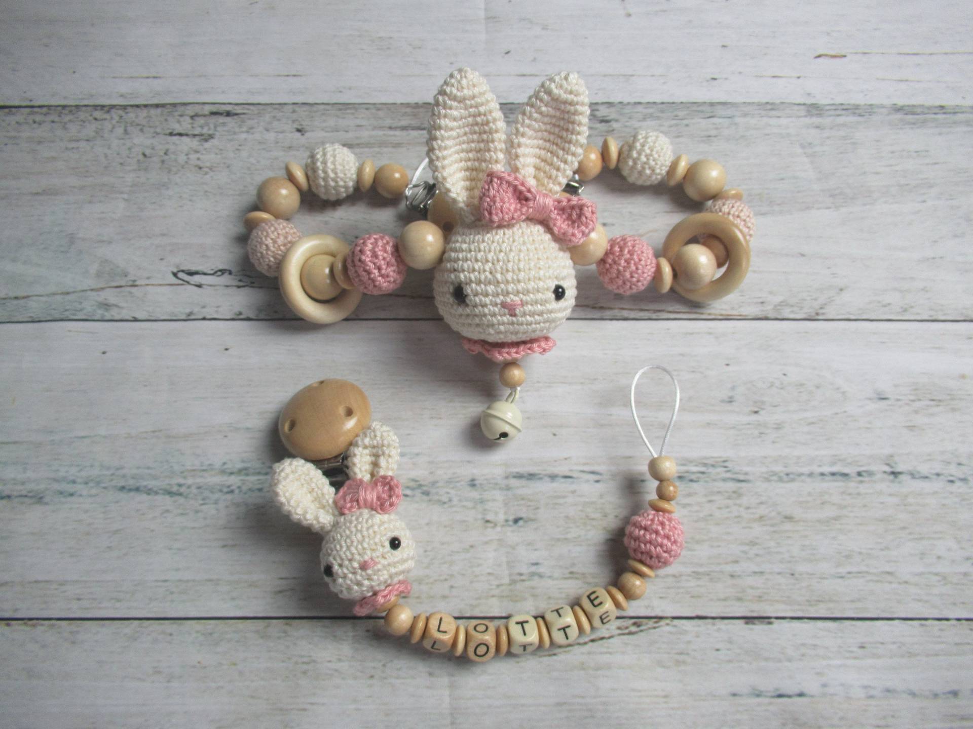 Set Kinderwagenkette Und Schnullerkette Mit Name in Creme/ Altrosa von Etsy - Sooneshandmadestore