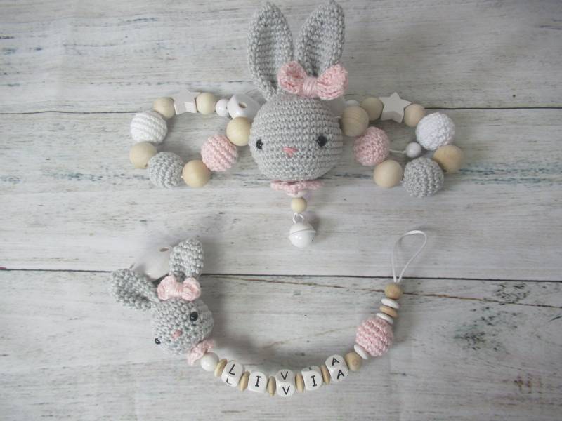 Set Kinderwagenkette Und Schnullerkette Mit Name in Grau/ Rosa von Etsy - Sooneshandmadestore