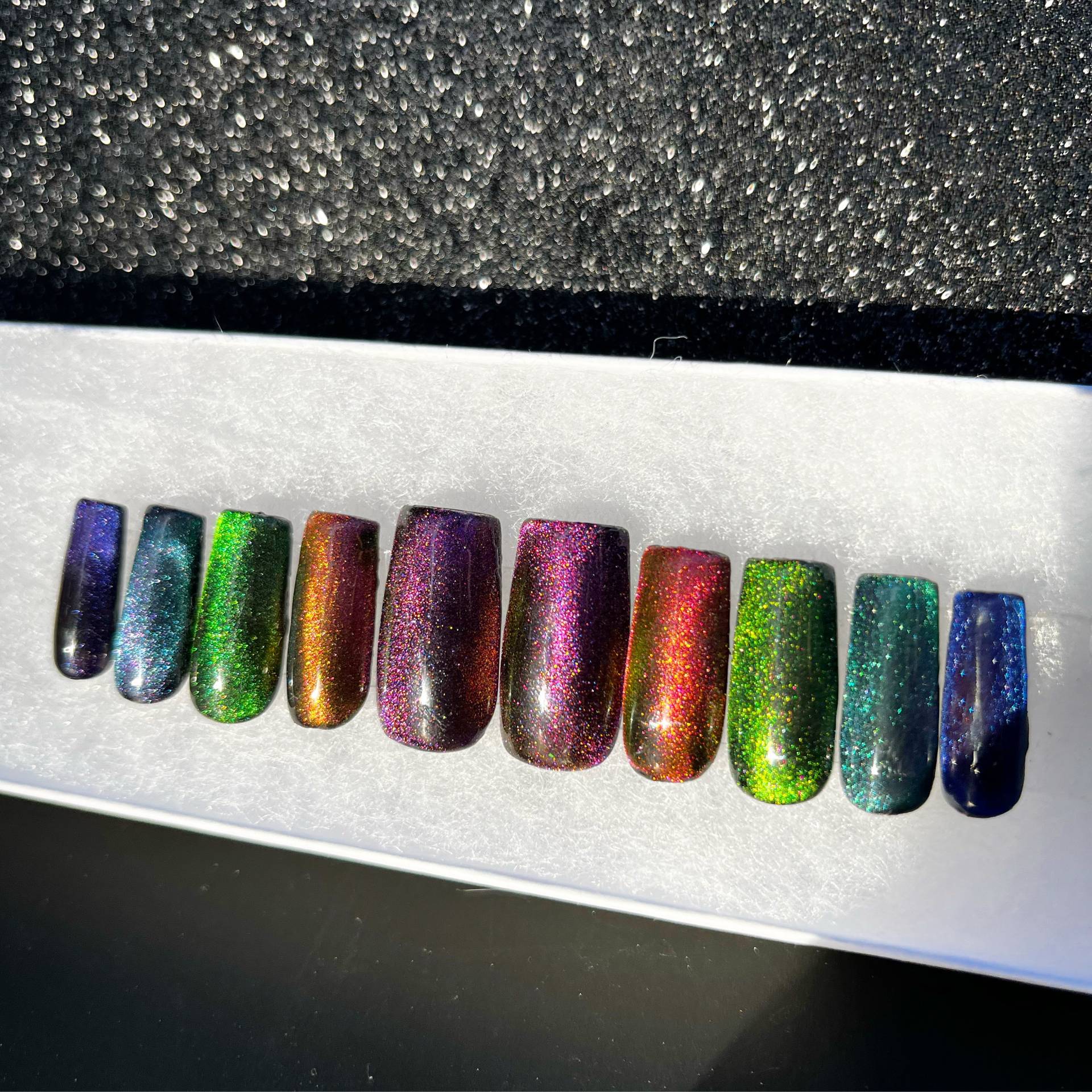 Glitter Skittles - Cat Eye Regenbogen Samt Nagelverlängerungen 10stk von Etsy - SpicyBiteNails