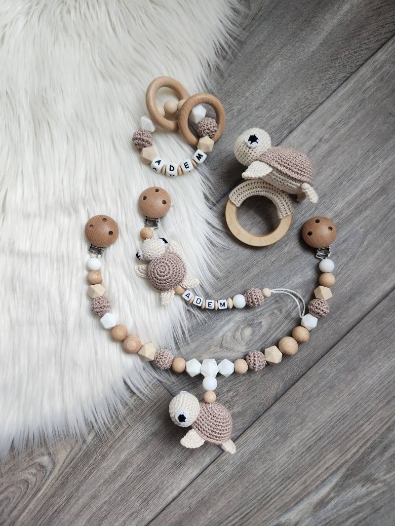 Schnullerkette Kinderwagenkette Set Personalisierbar Name Babyparty Taufe Geschenk Zur Geburt Schildkröte von Etsy - StaysisShnullerkette