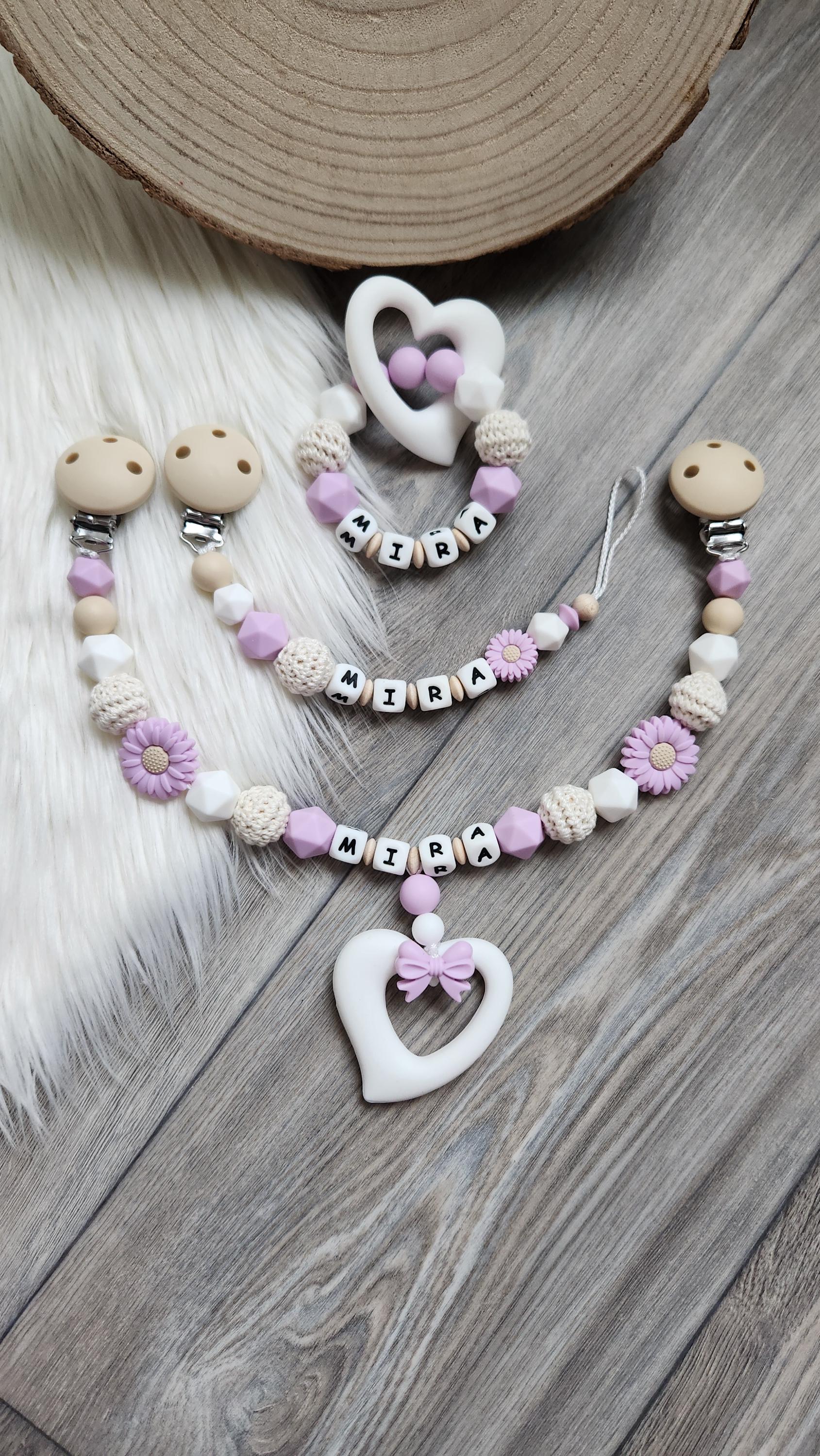 Schnullerkette Kinderwagenkette Set Personalisiert Wunschname Babyshower Handmade Zur Geburt Geschenk Mädchen Taufe Flieder Schnullerkette Kinderwagenkette Set Personalisiert Wunschname Babyshower Handmade Zur Geburt Geschenk Mädchen Taufe Flieder von Etsy - StaysisShnullerkette