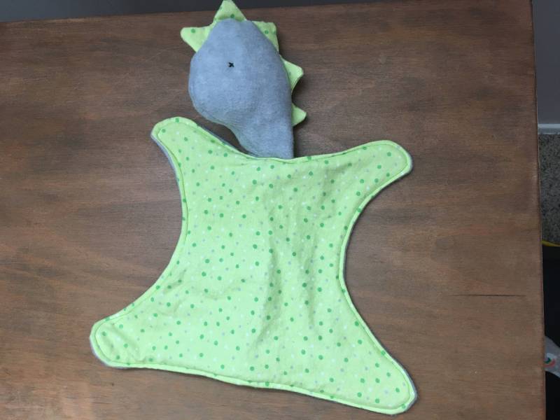 Dino Baby Lovey von Etsy - StitchingThruNaptime