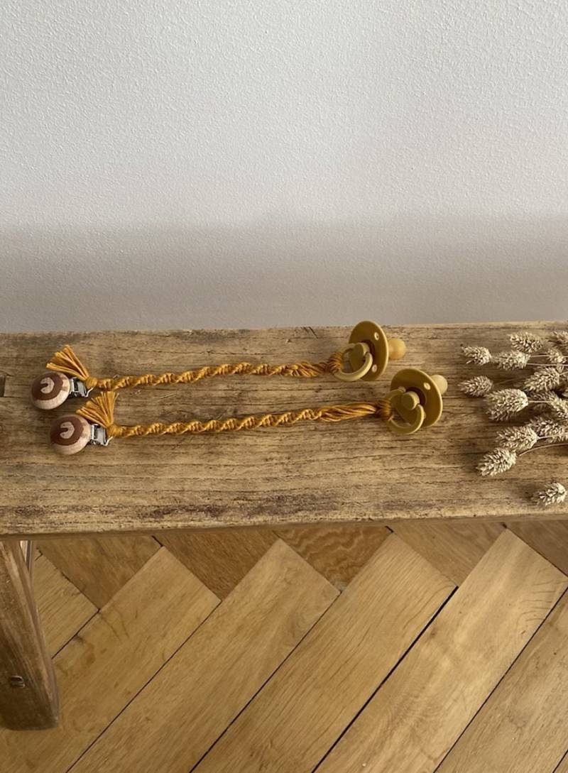 Handgeknüpfte Schnullerkette "Kleiner Löwe" Makramee Organic Baumwolle von Etsy - StudioLAURE