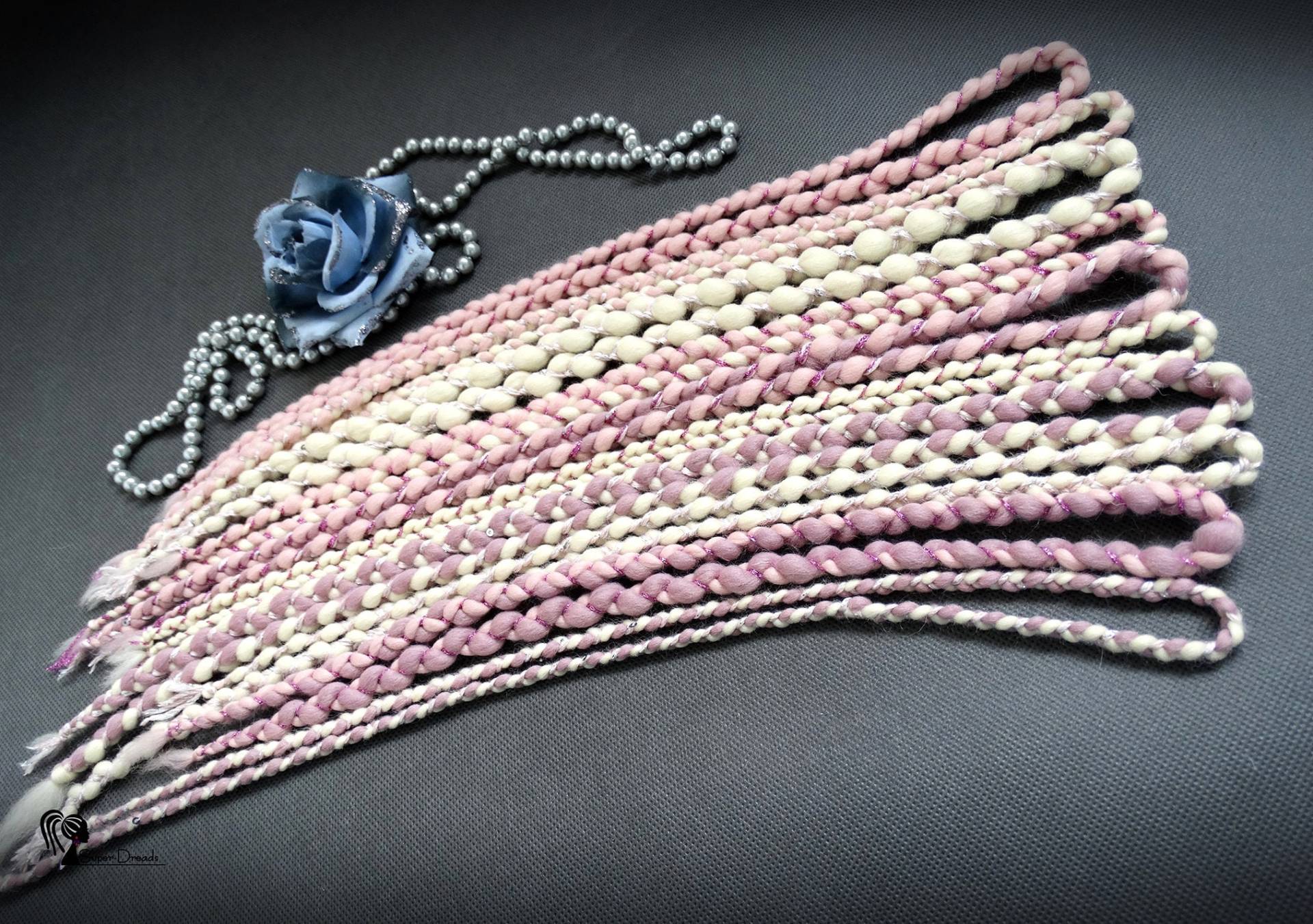 Blonde & Rosa Wolle Zopfmuster, Doppelendige Geflochtene Dreadlocks Blonde & Rosa Wolle Zopfmuster, Doppelendige Geflochtene Dreadlocks von Etsy - SuperDreadsArt