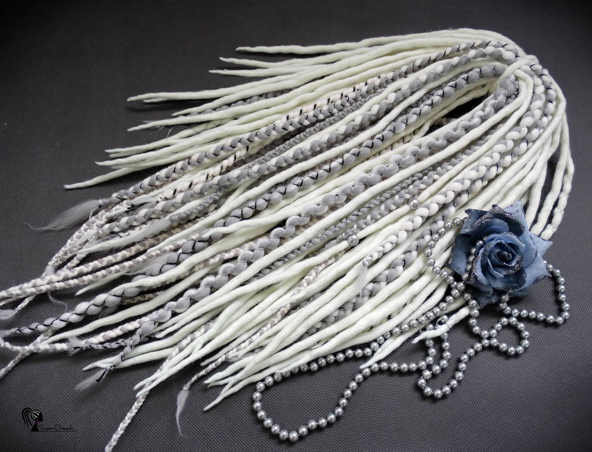 Weiß Und Grau Merino Wolle Dreadlocks Erweiterungen, Hochzeit Double Ended Dread Set Mit Zöpfen & Perlen Weiß Und Grau Merino Wolle Dreadlocks Erweiterungen, Hochzeit Double Ended Dread Set Mit Zöpfen & Perlen von Etsy - SuperDreadsArt
