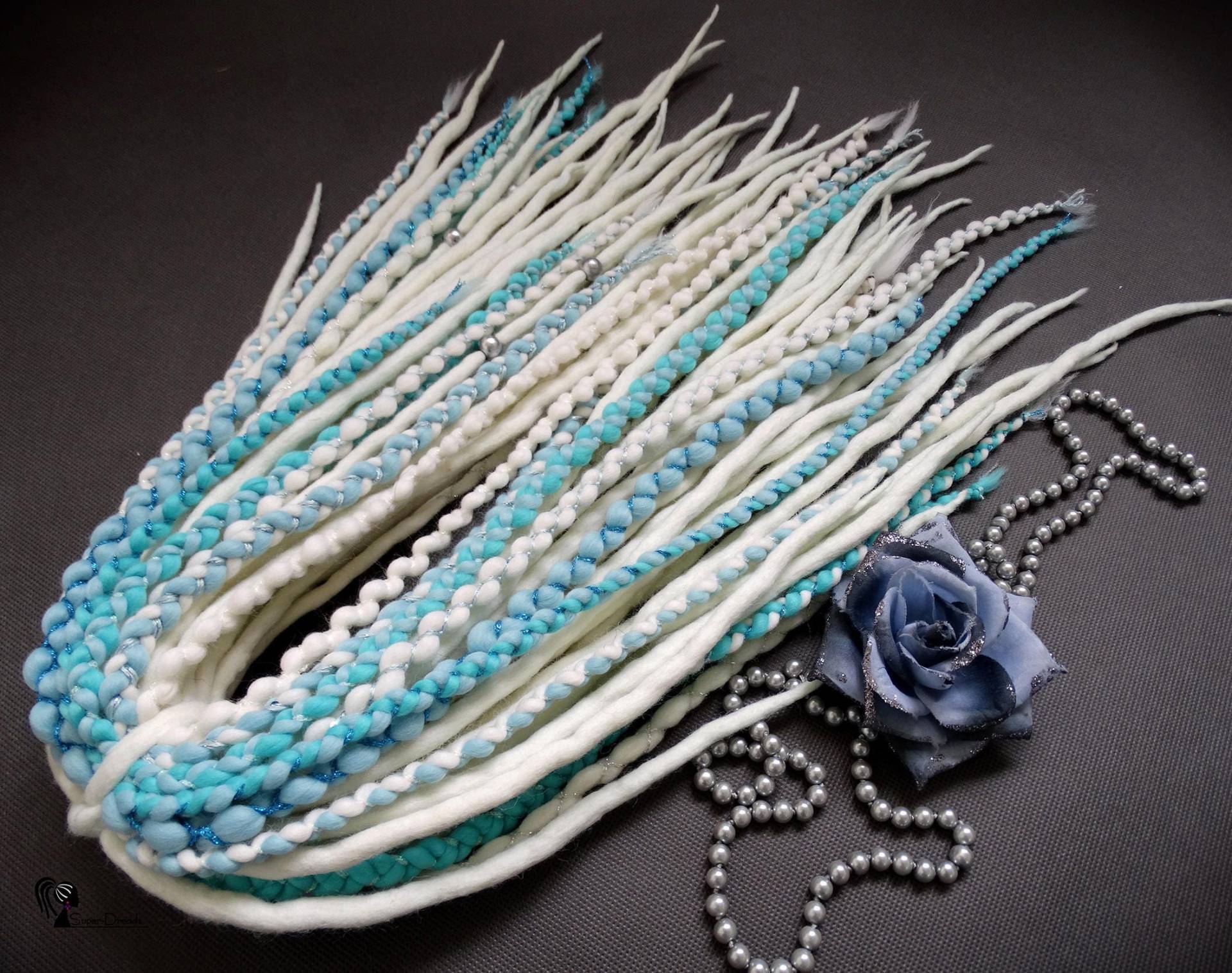Weiß Blau Merino Wolle Dreadlocks Erweiterungen, Hochzeit Doppelendige Dread Set Mit Zöpfen Und Perlen Weiß Blau Merino Wolle Dreadlocks Erweiterungen, Hochzeit Doppelendige Dread Set Mit Zöpfen Und Perlen von Etsy - SuperDreadsArt