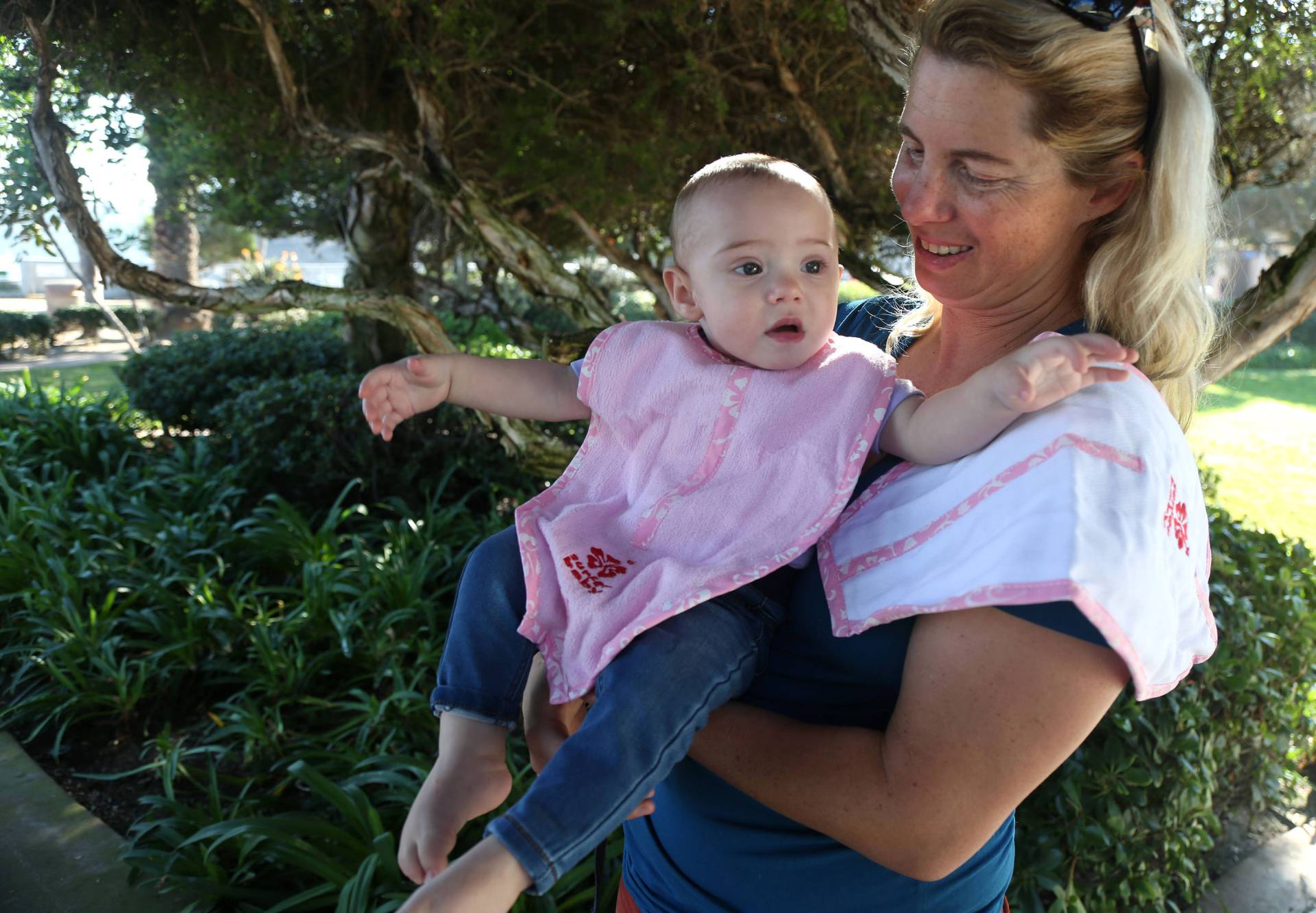 Surfer Baby Lätzchen Und Spucktuch Set in Form Eines Surfbretts Surfer Baby Lätzchen Und Spucktuch Set in Form Eines Surfbretts von Etsy - SurferBabystore