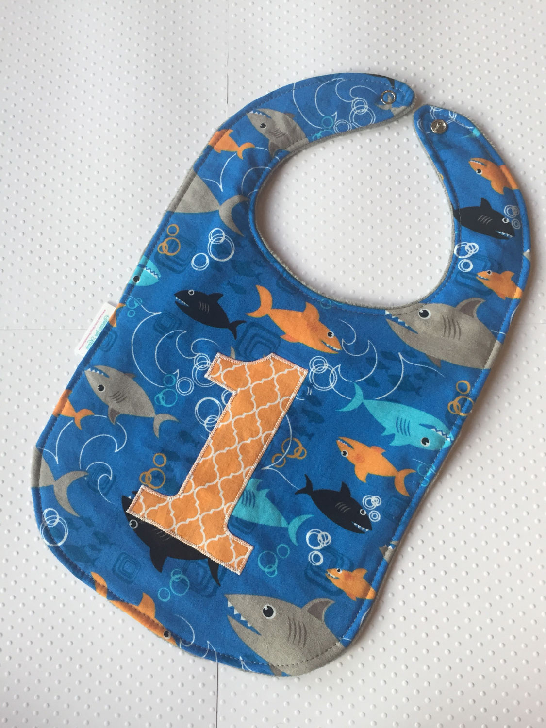 Hai 1. Geburtstag Lätzchen Hai 1. Geburtstag Lätzchen von Etsy - SweetsforReese