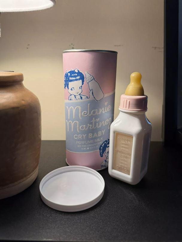 Original Melanie Martinez Crybaby Perfume Full Bottle With Packaging von Etsy - TAHARAMI