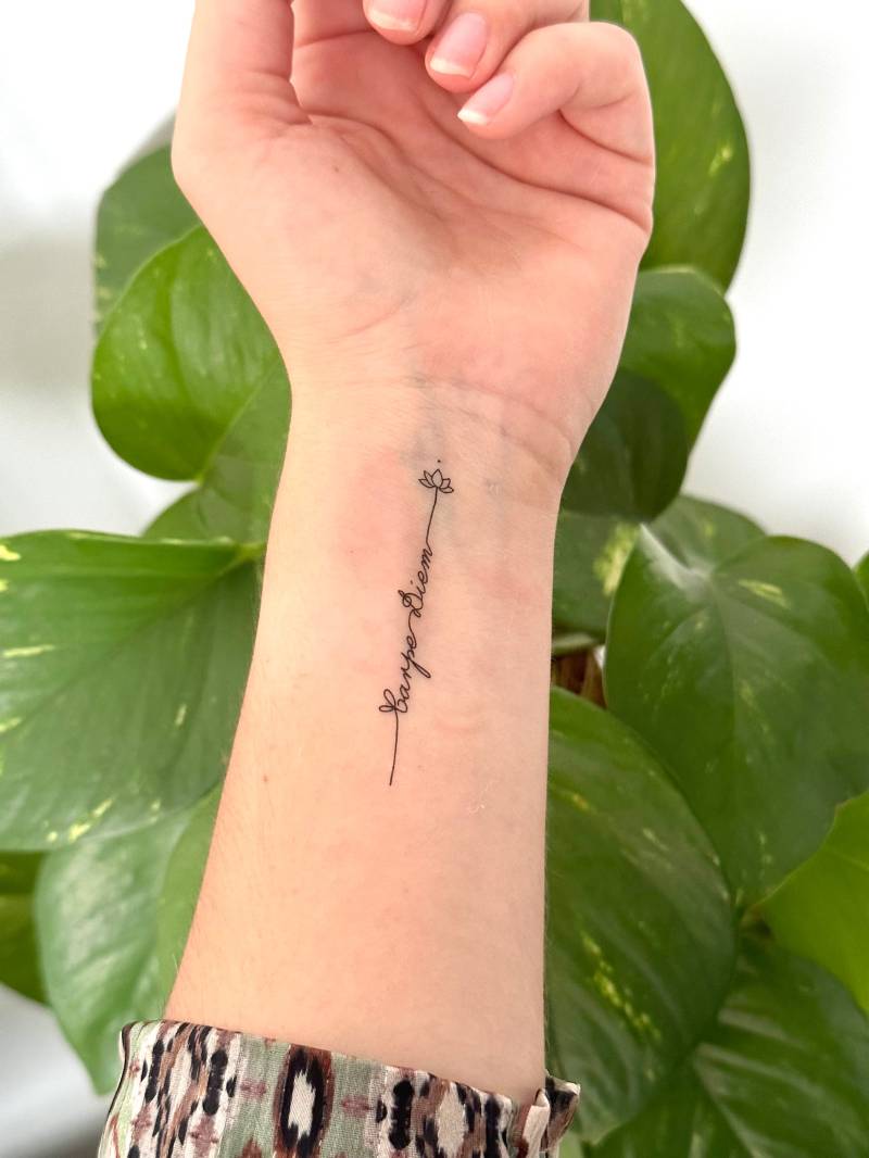 Carpe Diem-Blume | 2Er-Set - Temporäres Tattoo von Etsy - TATTOODAY