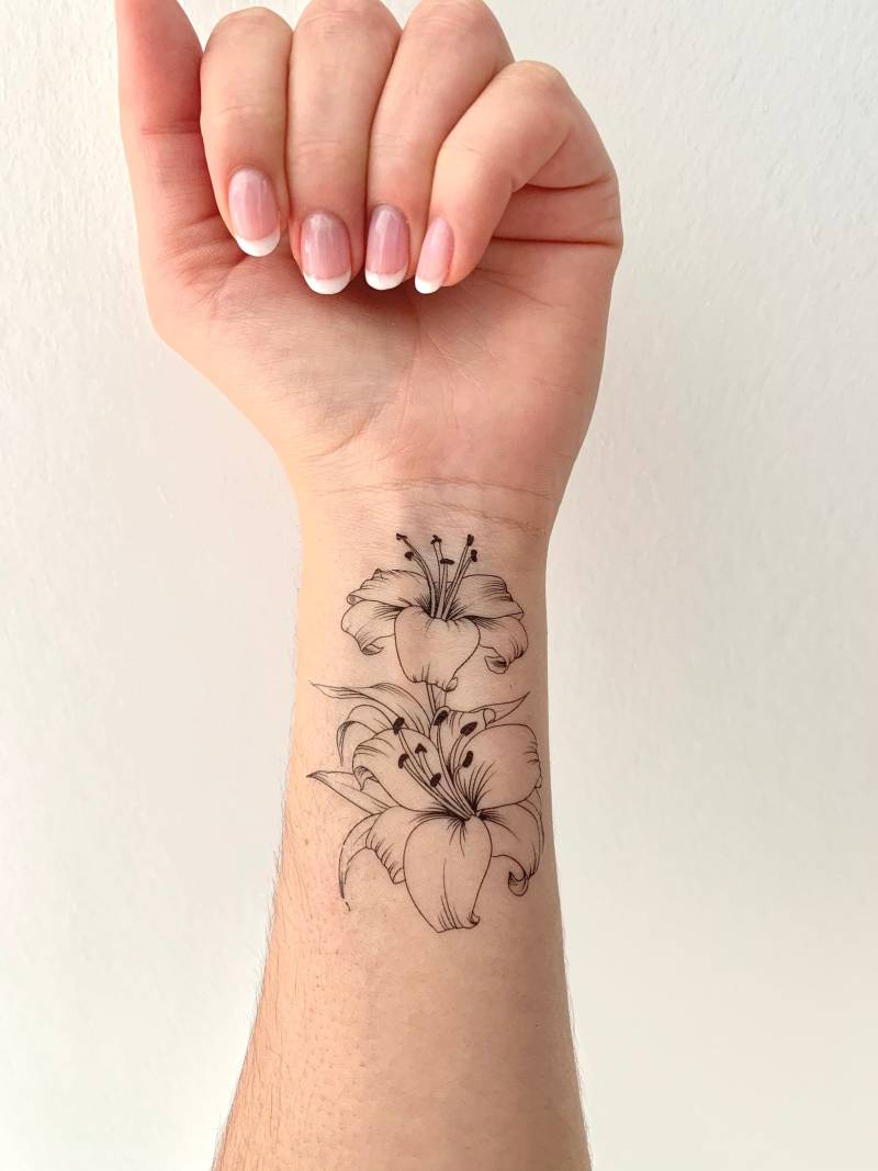 Doppelte Lilie | 2Er-Set - Temporäre Tattoos von Etsy - TATTOODAY