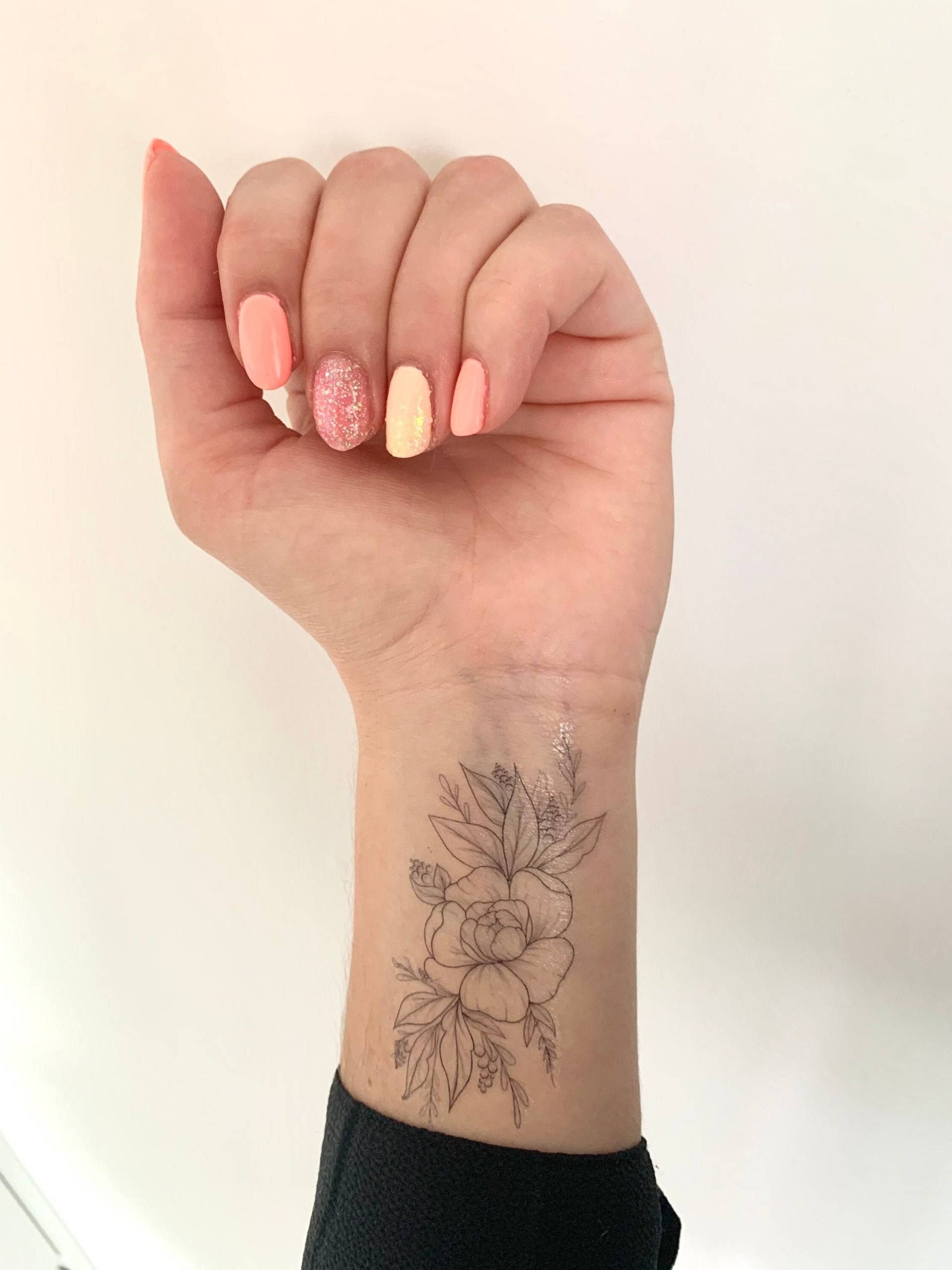 Floral J | 2Er-Set - Temporäres Tattoo von Etsy - TATTOODAY