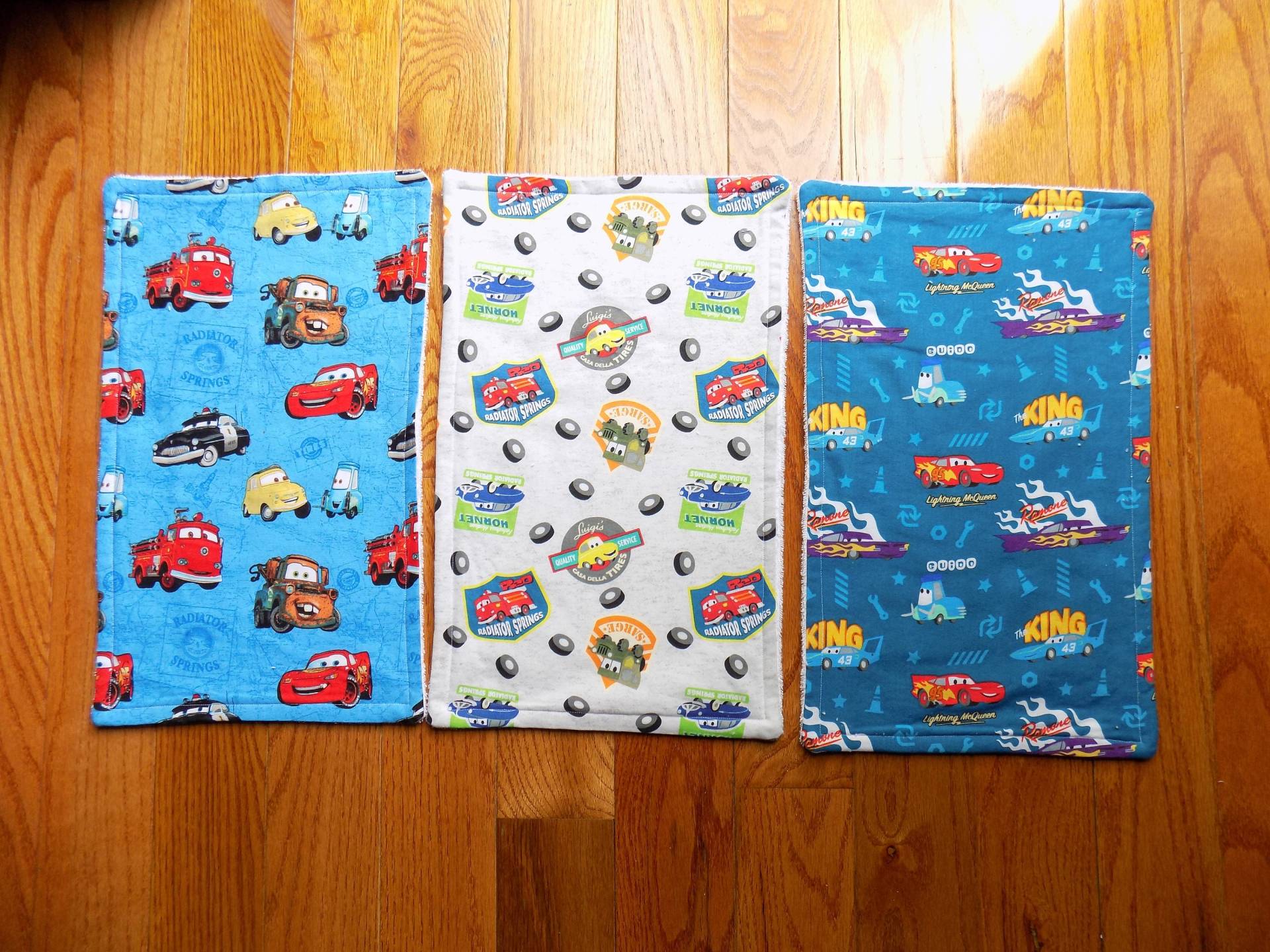 Set Mit 4 Spucktüchern Cars Movie - Babypartygeschenk von Etsy - TJsCountryCreations