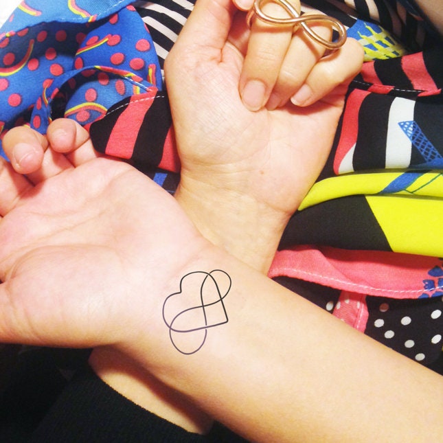 Infinite Love - Temporäres Tattoo | 2Er Set Infinite Love - Temporäres Tattoo | 2Er Set von Etsy - TTTattoodotcom
