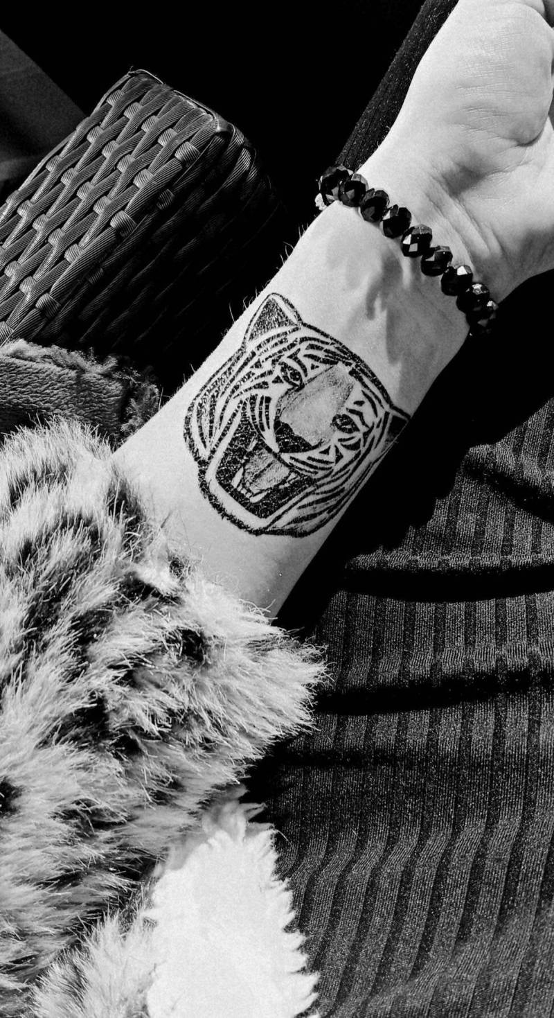 Tiger Temporäres Tattoo - 2Er Set Handgezeichnete Einzigartige Designs Aus Der Eu von Etsy - TakeThisTattoo