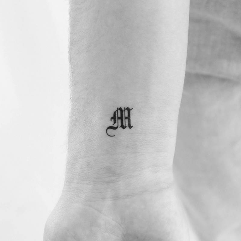 Gothic M Buchstabe Temporäres Tattoo | 3Er Set von Etsy - Tatteco