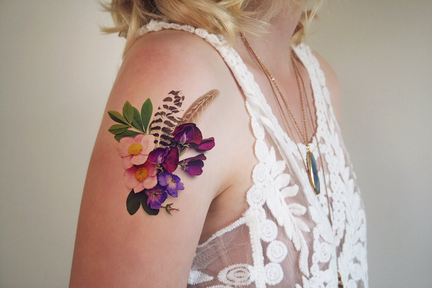 Blumen Temporäres Tattoo | Florales Boho Schmuck Feder Geschenk von Etsy - Tattoorary