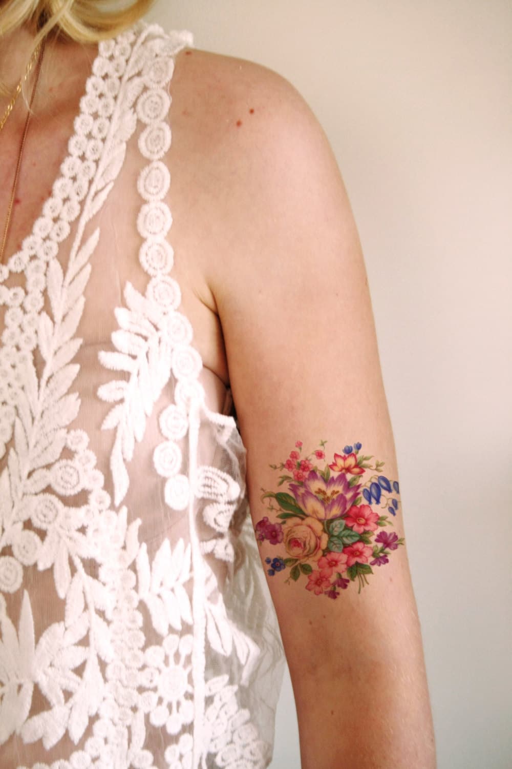Buntes Vintage Blumen Temporäres Tattoo | Boho Fake-Tattoo Buntes Vintage Blumen Temporäres Tattoo | Boho Fake-Tattoo von Etsy - Tattoorary