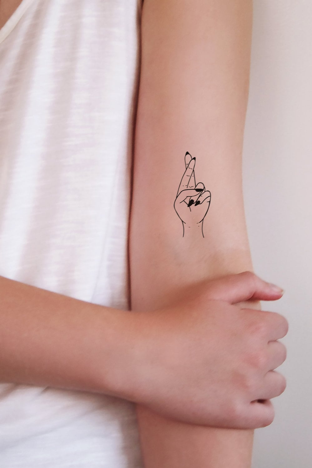 Daumen Drücken Temporäres Tattoo | Boho Schmuck Handtattoo Geschenk Größe/Maße/Gewicht Daumen Drücken Temporäres Tattoo | Boho Schmuck Handtattoo Geschenk Größe/Maße/Gewicht von Etsy - Tattoorary