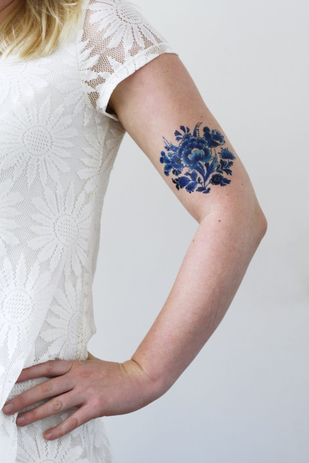 Delft Blau Blumen Temporäres Tattoo | Delfter Vintage Boho Etwas Blaues von Etsy - Tattoorary