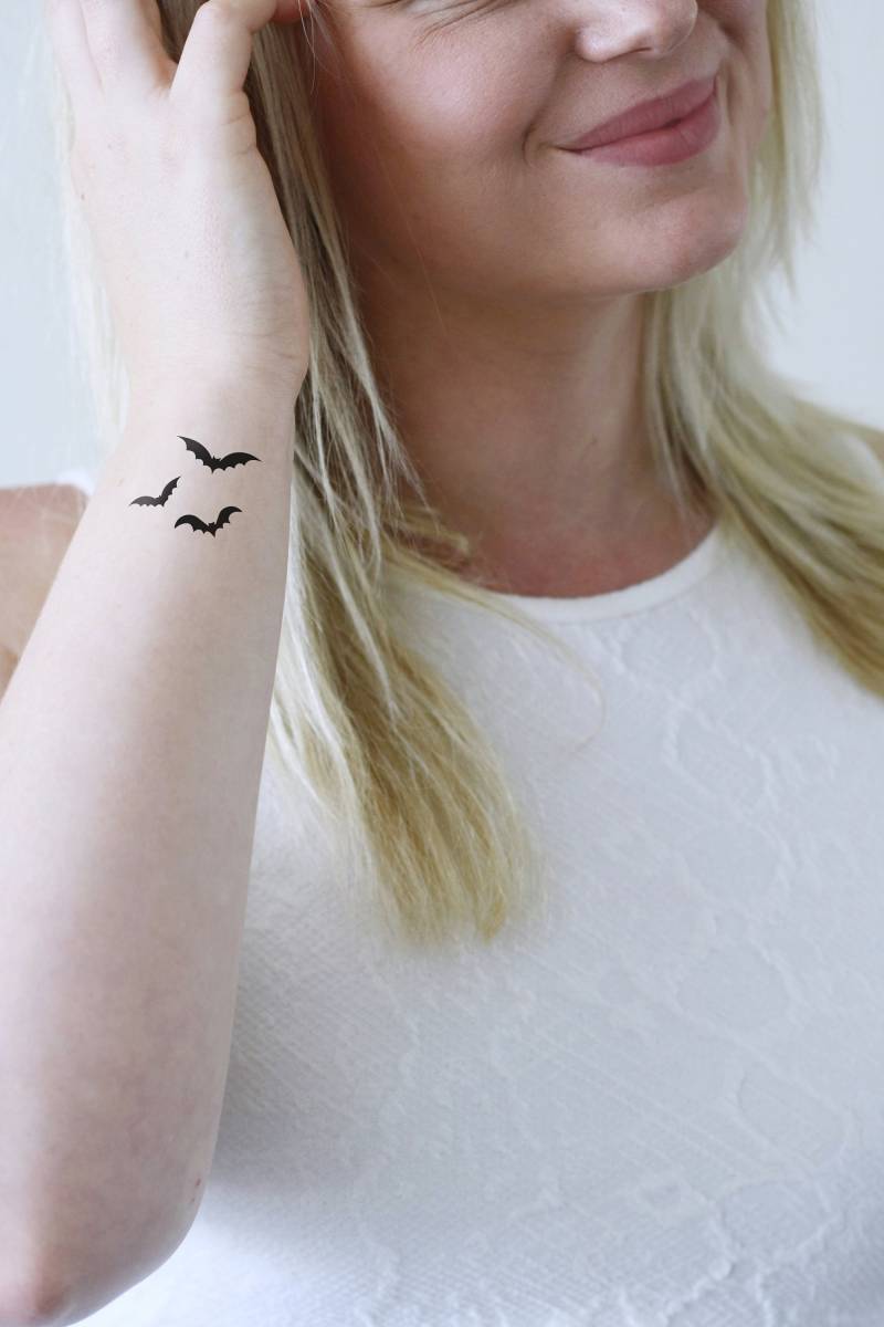 Fledermäuse Temporäres Tattoo | Fledermaus Halloween Aufkleber Gothic Geschenkidee Schmuck Geschenk von Etsy - Tattoorary