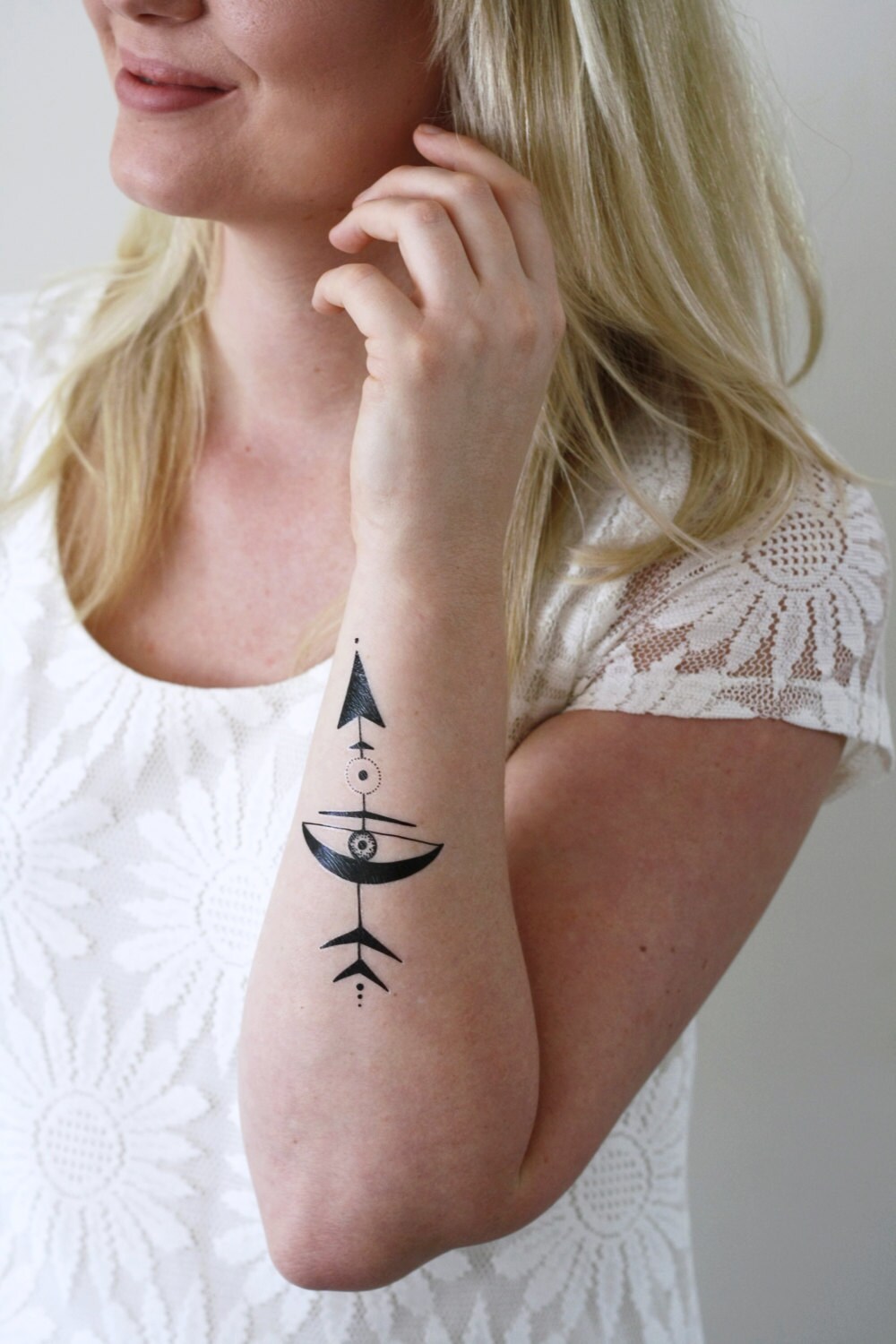 Großer Pfeil Temporäres Tattoo | Boho Geschenk Festival Accessoire von Etsy - Tattoorary